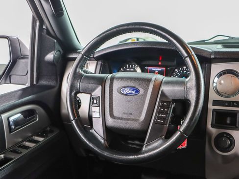 Used 2017 Ford Expedition XLT image 13