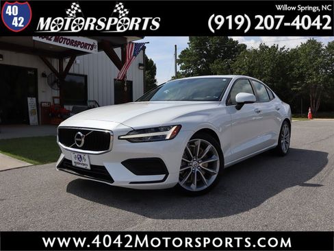 Used 2020 Volvo S60 T6 Momentum AWD/4WD image 1