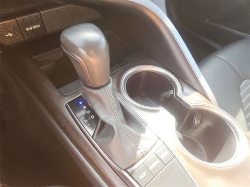 Used 2024 Toyota Camry SE image 28