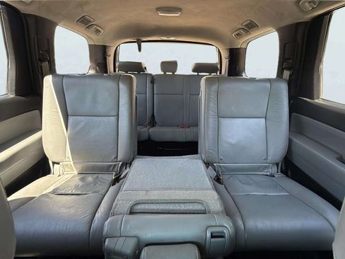 Used 2017 Toyota Sequoia SR5 w/ Premium Package AWD/4WD image 19