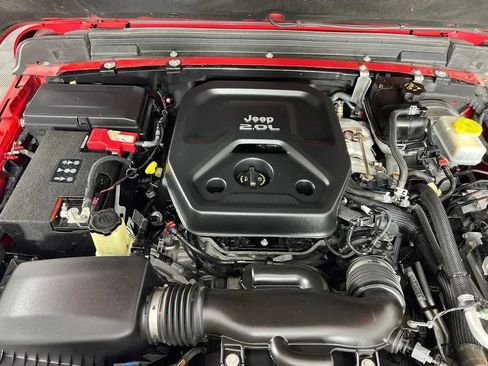 Used 2020 Jeep Wrangler Unlimited Sahara AWD/4WD image 30