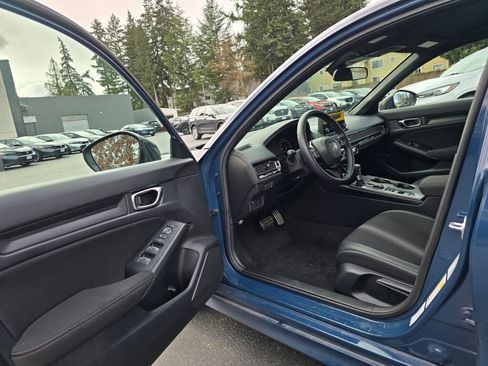 Certified 2025 Honda Civic Sport image 3