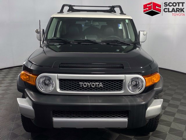 Used 2012 Toyota FJ Cruiser 4WD w/ Upgrade Pkg image 2