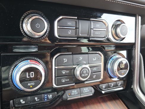 Certified 2023 GMC Yukon Denali Ultimate AWD/4WD image 22