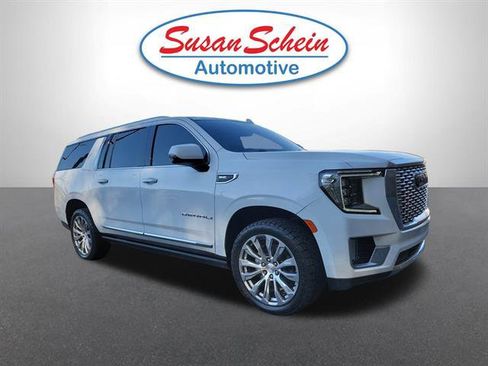 Used 2021 GMC Yukon XL Denali w/ Denali Premium Package image 27