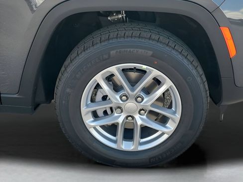 New 2025 Jeep Grand Cherokee Laredo image 20
