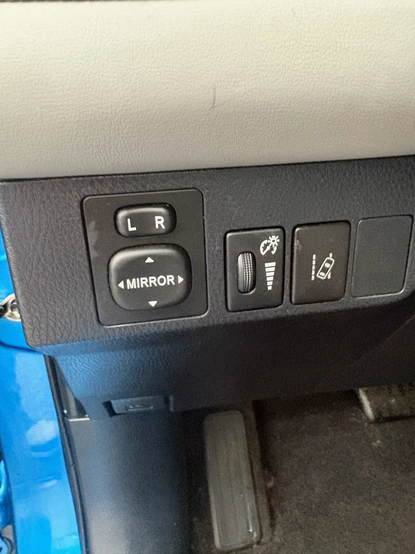 Used 2016 Toyota RAV4 Limited AWD/4WD image 15
