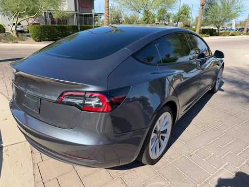 Used 2022 Tesla Model 3 Standard Range RWD image 3