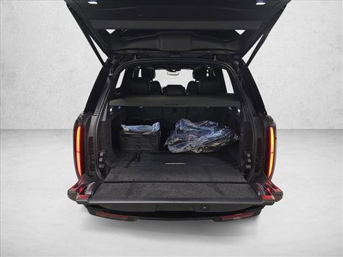New 2026 Land Rover Range Rover SE image 13