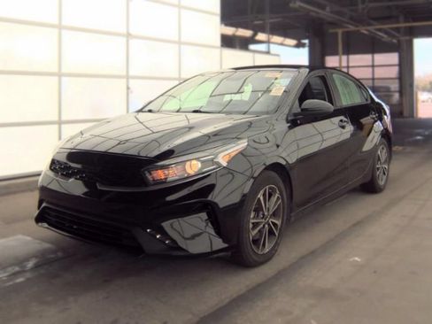 Used 2024 Kia Forte LXS FWD image 2