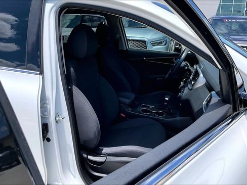 Used 2019 Kia Sorento FWD V6 image 9