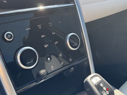 Used 2023 Land Rover Discovery Sport SE R-Dynamic image 25