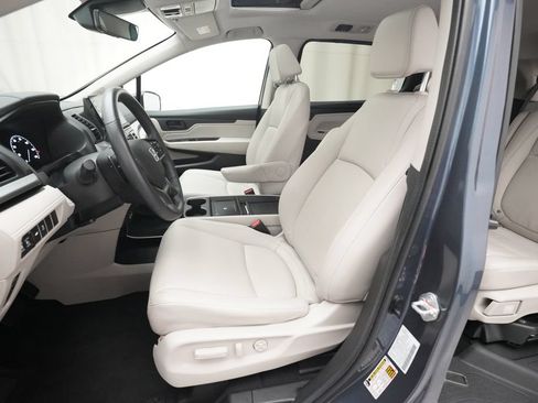 Certified 2025 Honda Odyssey EX-L image 7