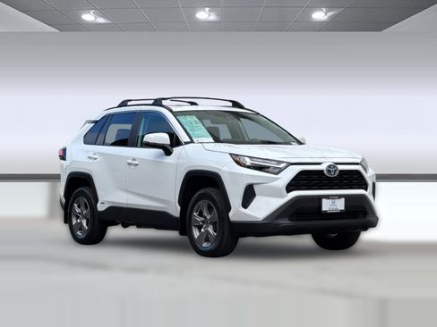 Used 2023 Toyota RAV4 XLE w/ Convenience Package AWD/4WD image 6