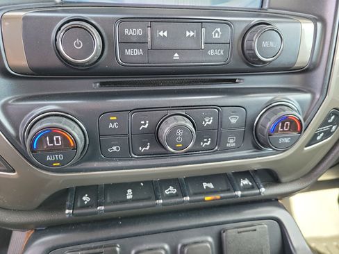 Used 2018 Chevrolet Silverado 1500 High Country AWD/4WD image 17