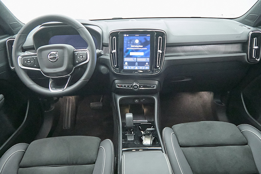 Certified 2023 Volvo XC40 Recharge Plus AWD/4WD image 23