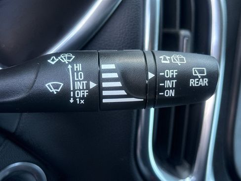 Used 2024 Chevrolet Equinox LT FWD image 22
