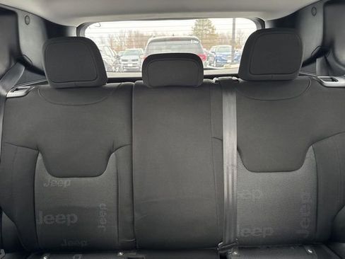 Used 2017 Jeep Renegade Latitude image 14