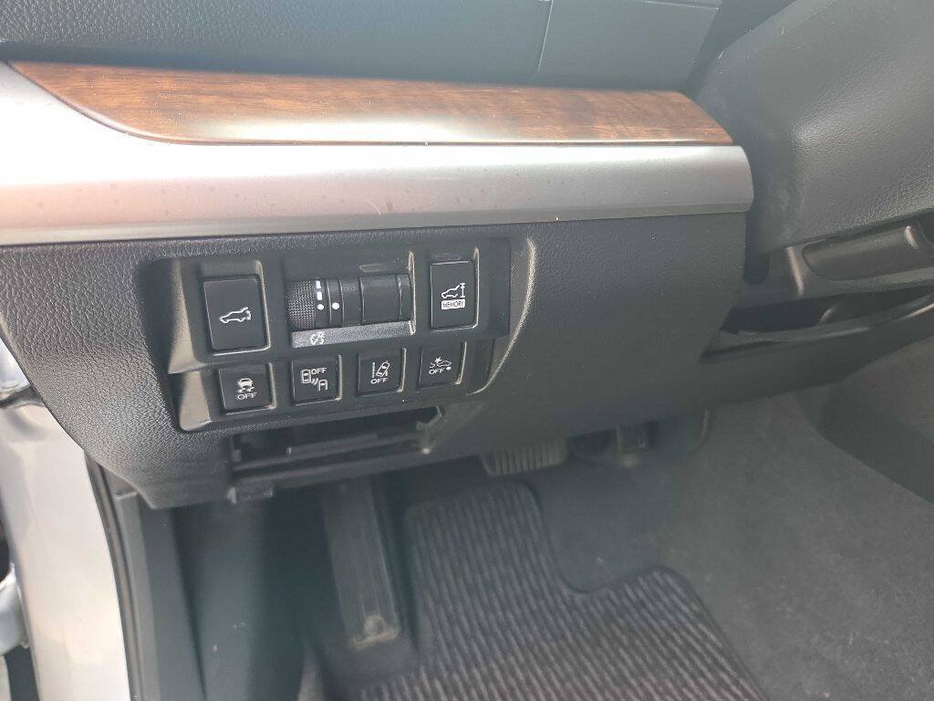 Used 2018 Subaru Outback 2.5i Limited AWD/4WD image 31