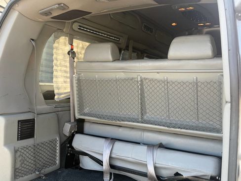 Used 2013 GMC Savana 1500 image 37