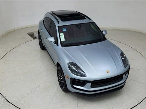 Used 2025 Porsche Macan image 75