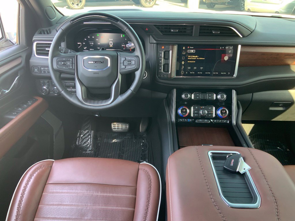 Used 2024 GMC Yukon XL Denali Ultimate AWD/4WD image 25