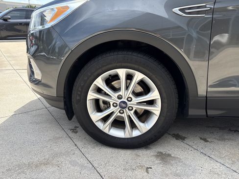 Used 2018 Ford Escape SE w/ SE Sync 3 Package FWD image 30