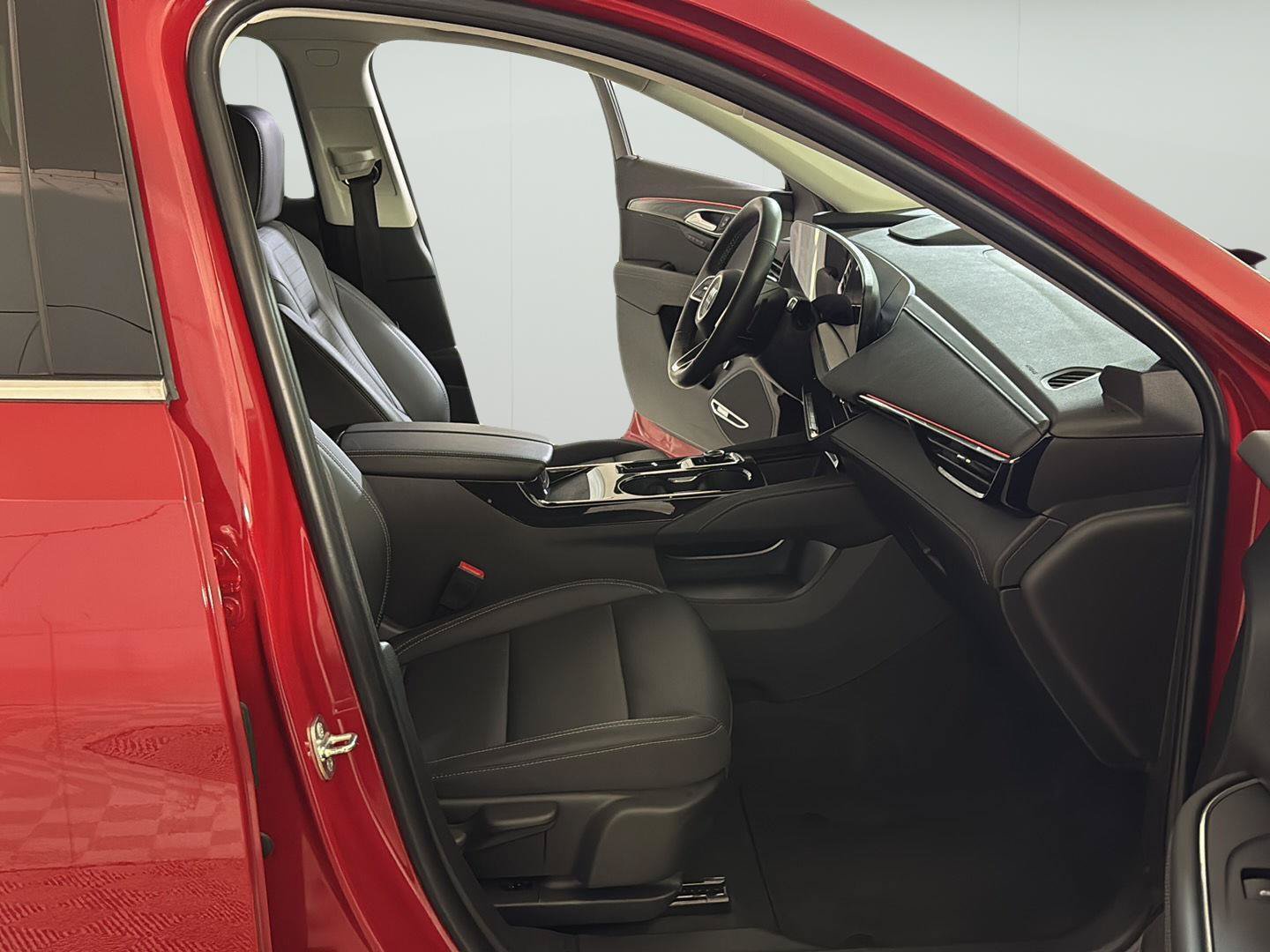 Certified 2025 Buick Envision Preferred AWD/4WD image 19