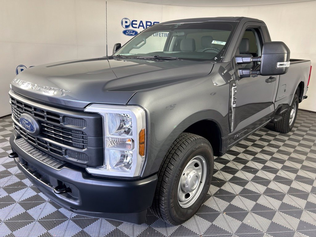 Used 2025 Ford F250 XL RWD image 1