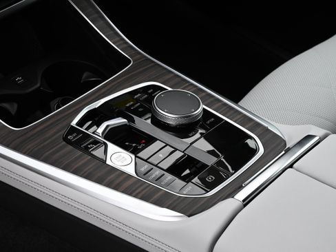 New 2026 BMW X5 sDrive40i w/ Climate Comfort Package image 21