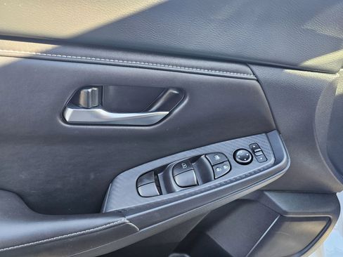 Used 2025 Nissan Sentra SV FWD image 30