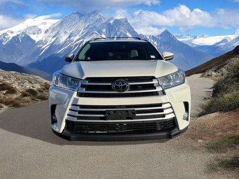 Certified 2018 Toyota Highlander XLE image 8