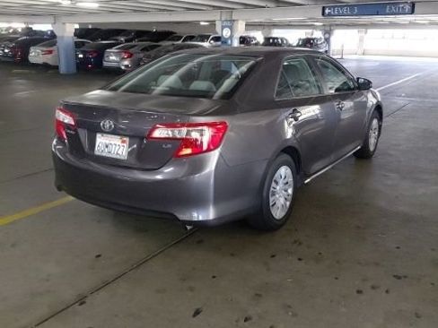 Used 2012 Toyota Camry LE FWD image 5