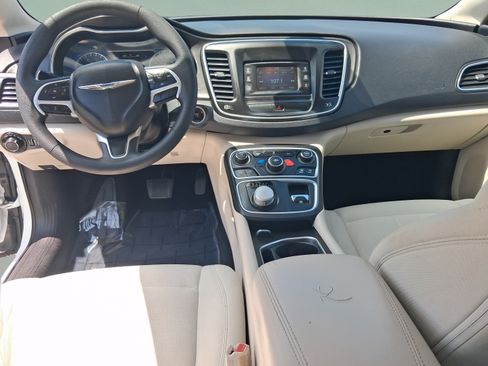 Used 2016 Chrysler 200 Limited FWD image 19