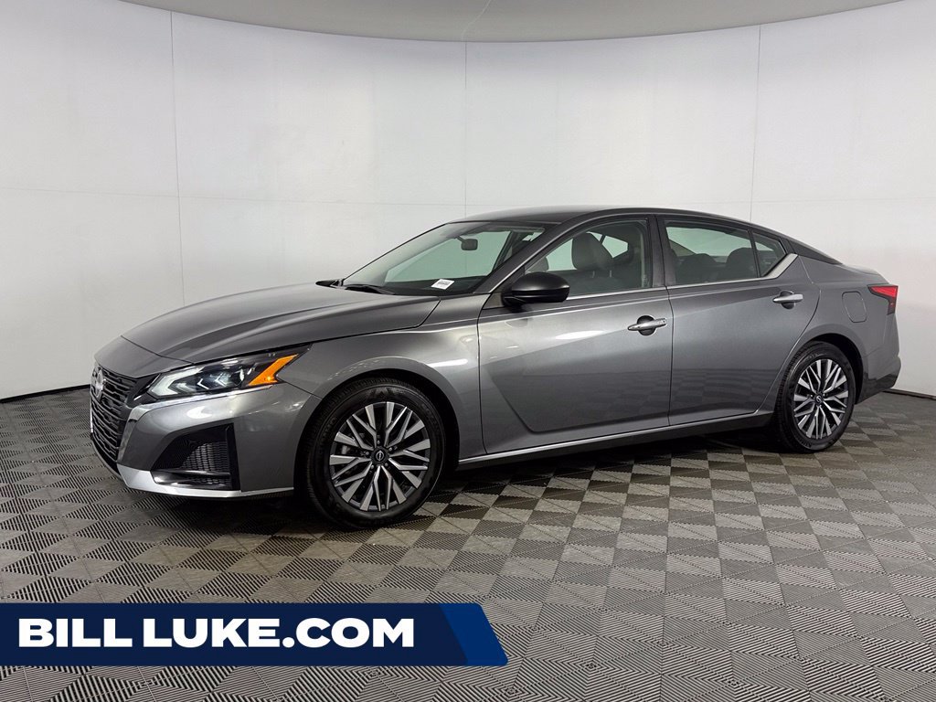 Used 2025 Nissan Altima 2.5 SV FWD image 1