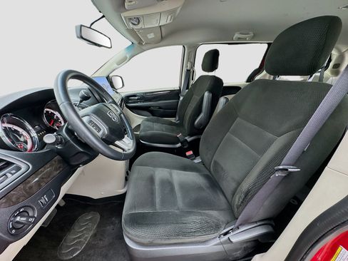 Used 2016 Dodge Grand Caravan American Value Package w/ UConnect Hands-Free Group FWD image 13