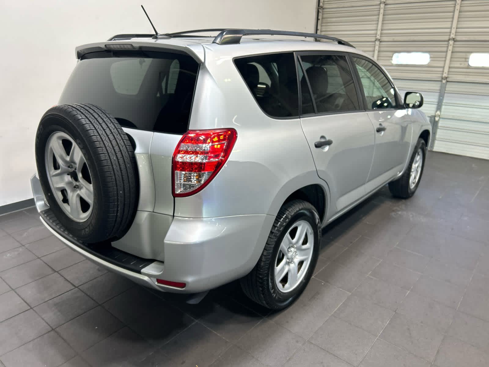 Used 2010 Toyota RAV4 2WD w/ Base L4 Extra Value Pkg image 3