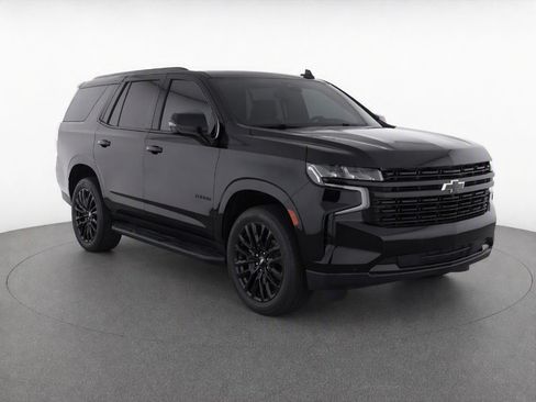 Used 2021 Chevrolet Tahoe RST w/ Luxury Package AWD/4WD image 2