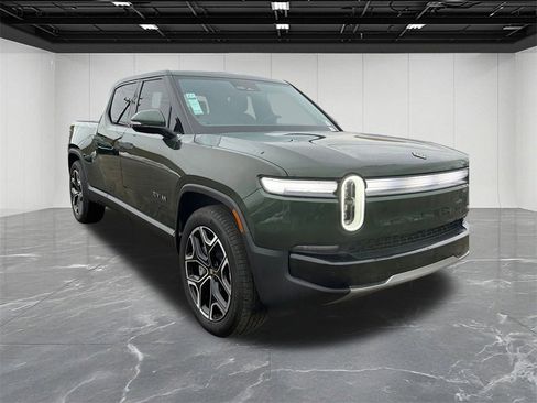 Used 2025 Rivian R1T Adventure image 13