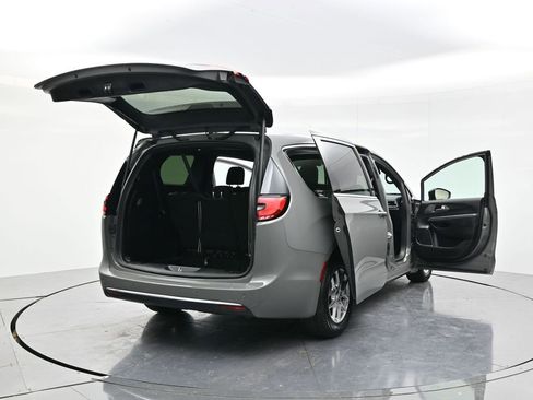 Used 2025 Chrysler Pacifica Select FWD image 54