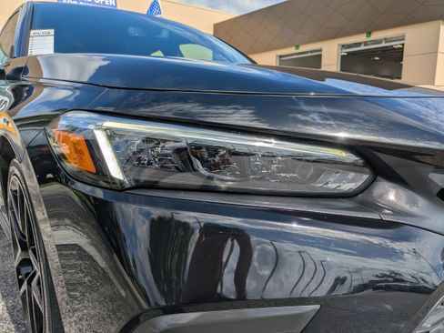 Used 2022 Honda Civic Sport Touring image 9