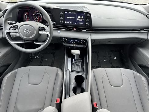 Used 2023 Hyundai Elantra SEL image 11