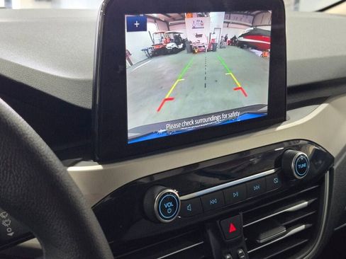 Used 2020 Ford Escape SE image 28