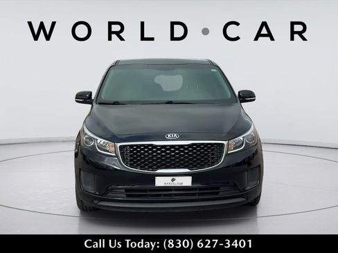 Used 2018 Kia Sedona L FWD image 2