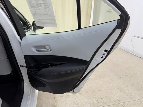 Used 2022 Toyota Corolla XSE FWD image 11