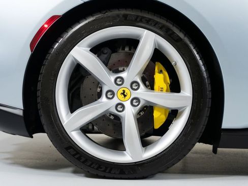 Used 2022 Ferrari Portofino M RWD image 21