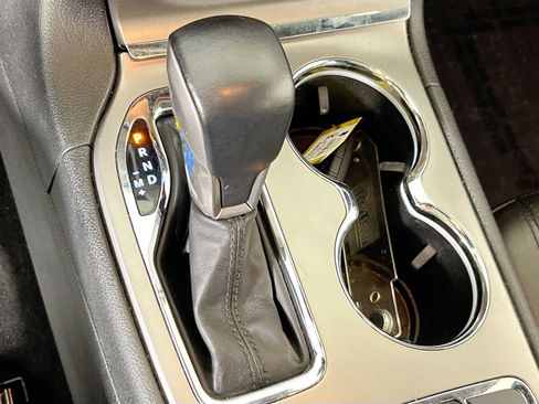 Used 2021 Jeep Grand Cherokee Limited image 17