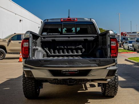 Used 2024 GMC Canyon AT4X AWD/4WD image 9
