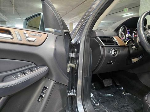 Used 2017 Mercedes-Benz GLS 450 4MATIC image 25