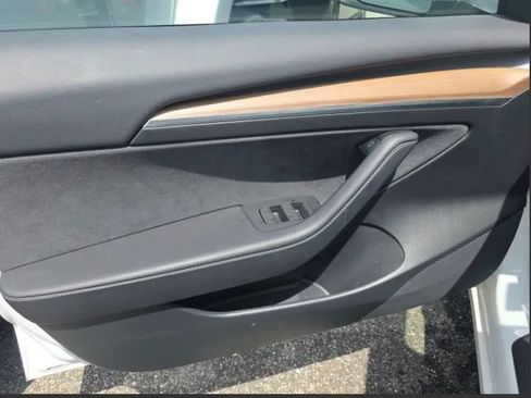 Used 2023 Tesla Model 3 Standard Range RWD image 6